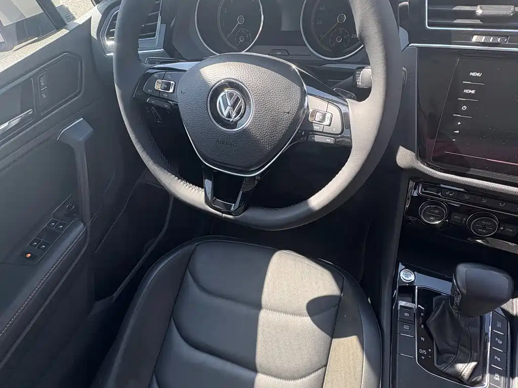 Volkswagen Tiguan L — миниатюра 9
