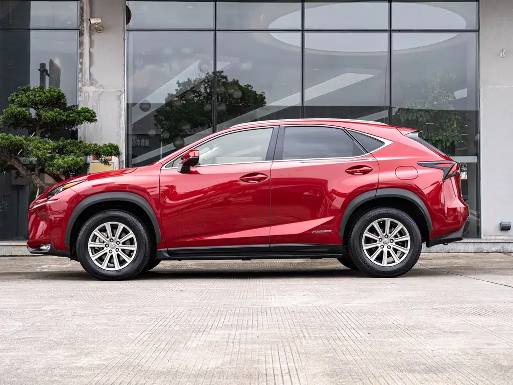 Lexus NX — миниатюра 4