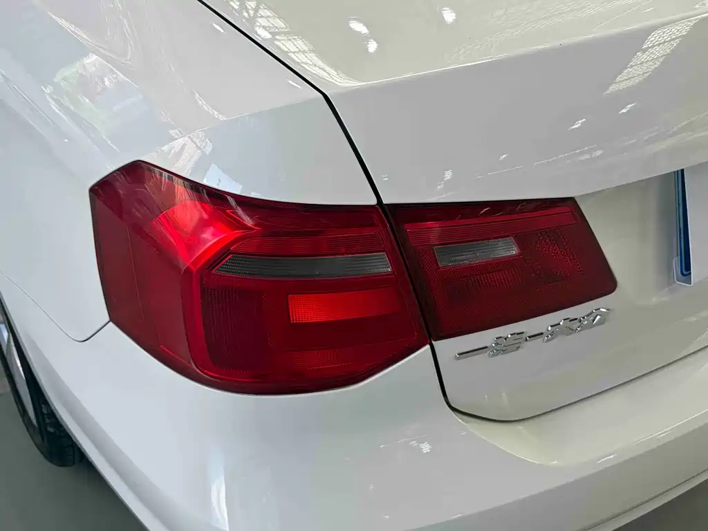 Volkswagen Jetta — миниатюра 23