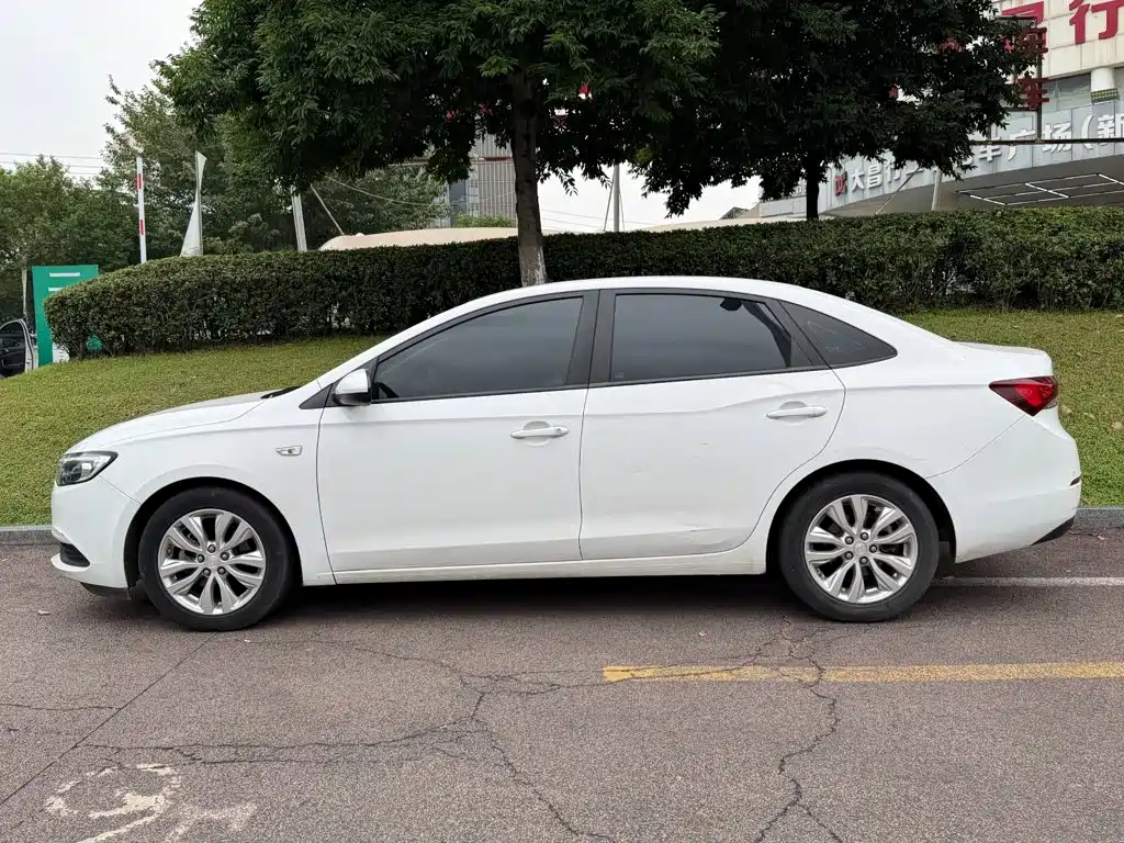 Buick Excelle — миниатюра 3