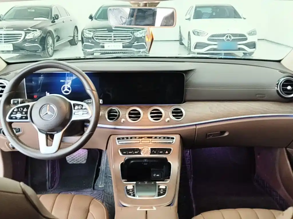 Mercedes-Benz E-Class — миниатюра 10