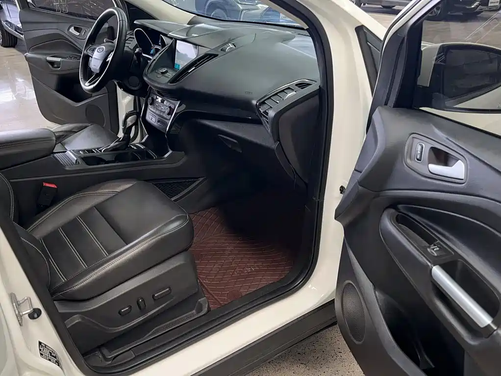 Ford Kuga — миниатюра 2