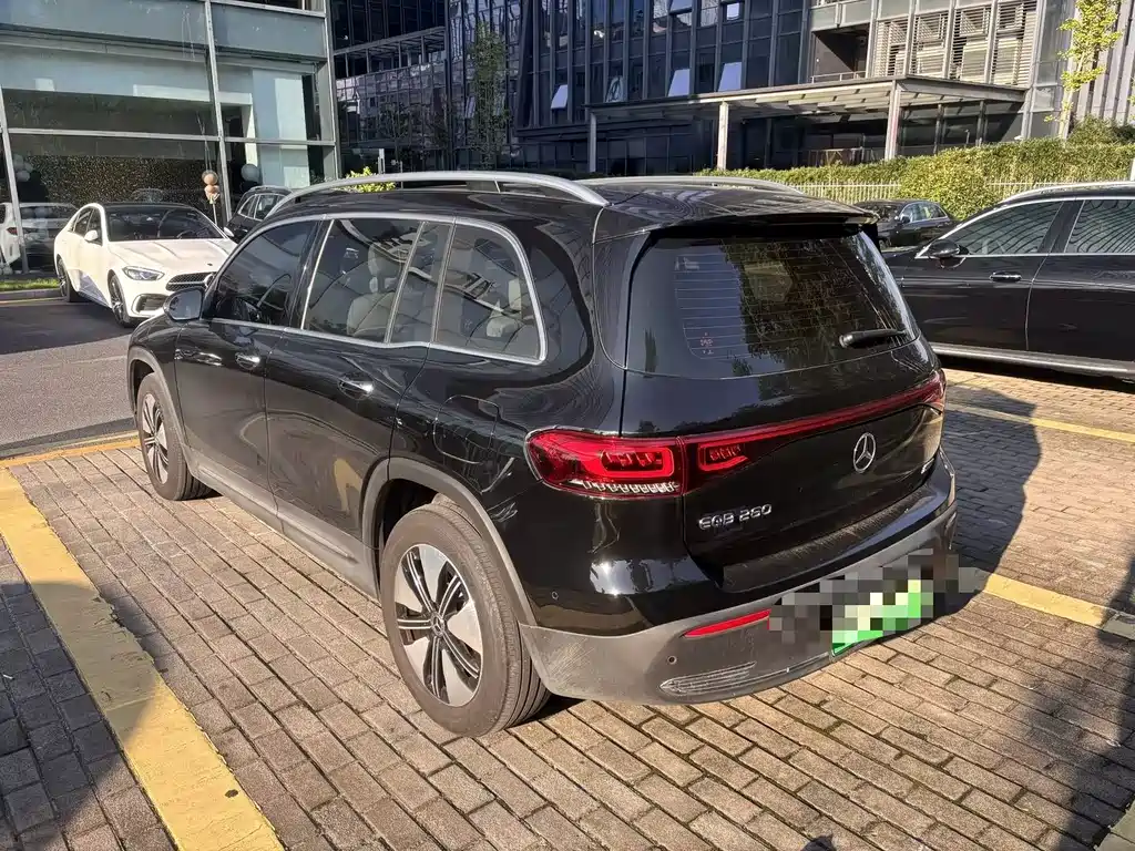 Mercedes-Benz EQB — миниатюра 3