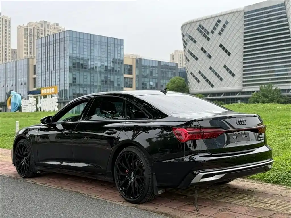 Audi A6L 2023 55 TFSI quattro Premium