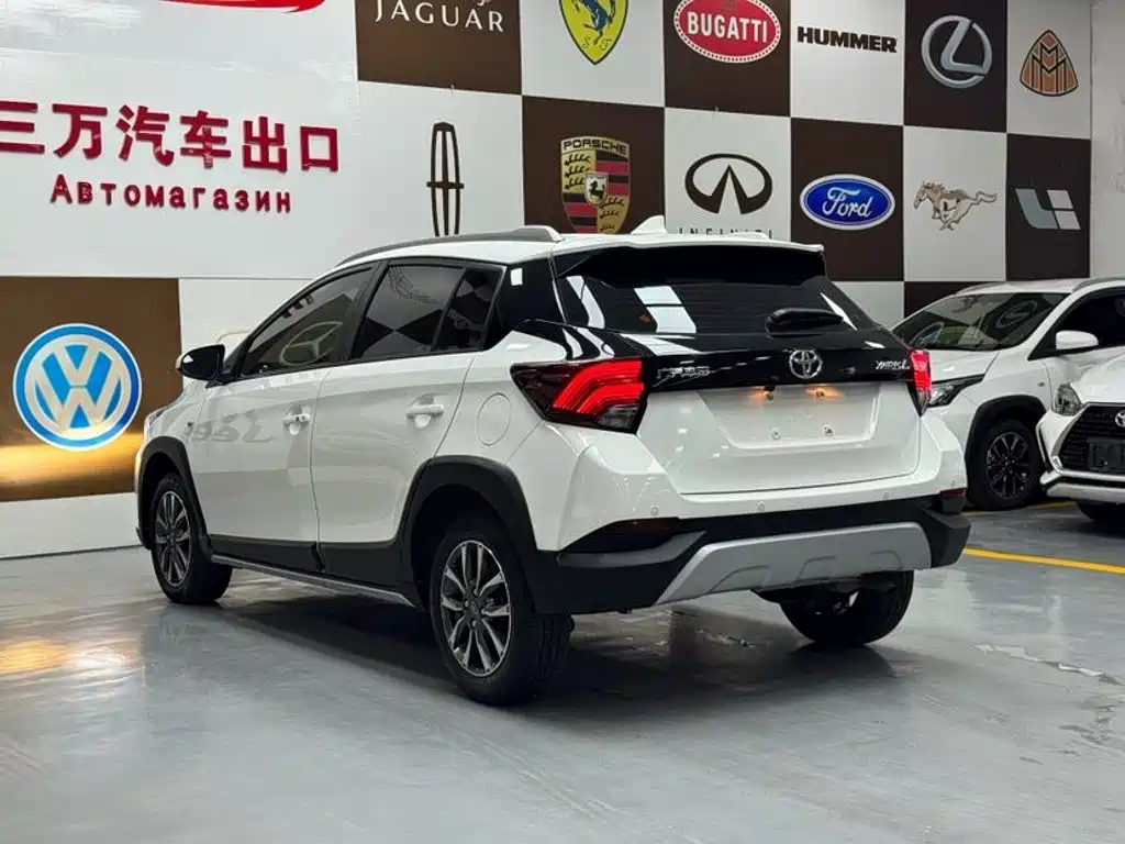 Toyota Yaris L — миниатюра 4