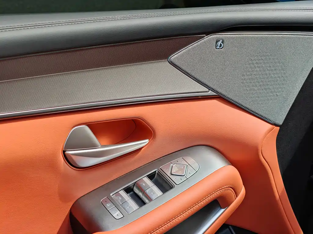 BYD Tang L — миниатюра 15