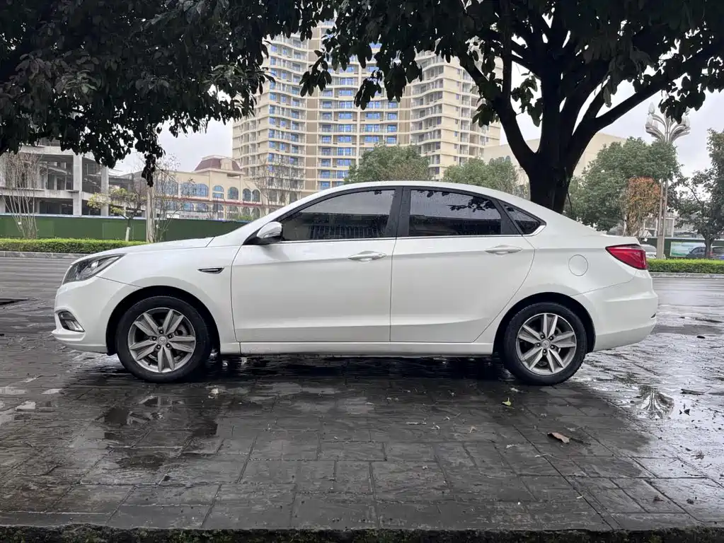 Changan Eado — миниатюра 4