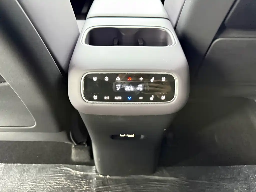 Leapmotor Leapmotor C16 — миниатюра 12