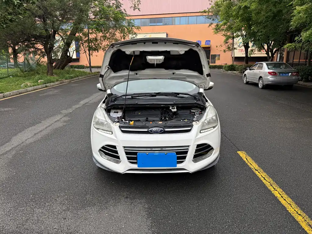 Ford Kuga — миниатюра 13