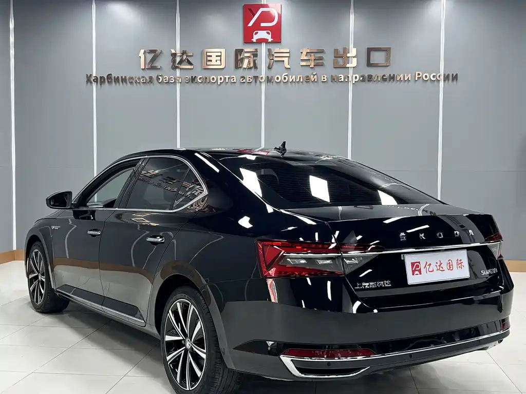 Skoda Superb — миниатюра 4