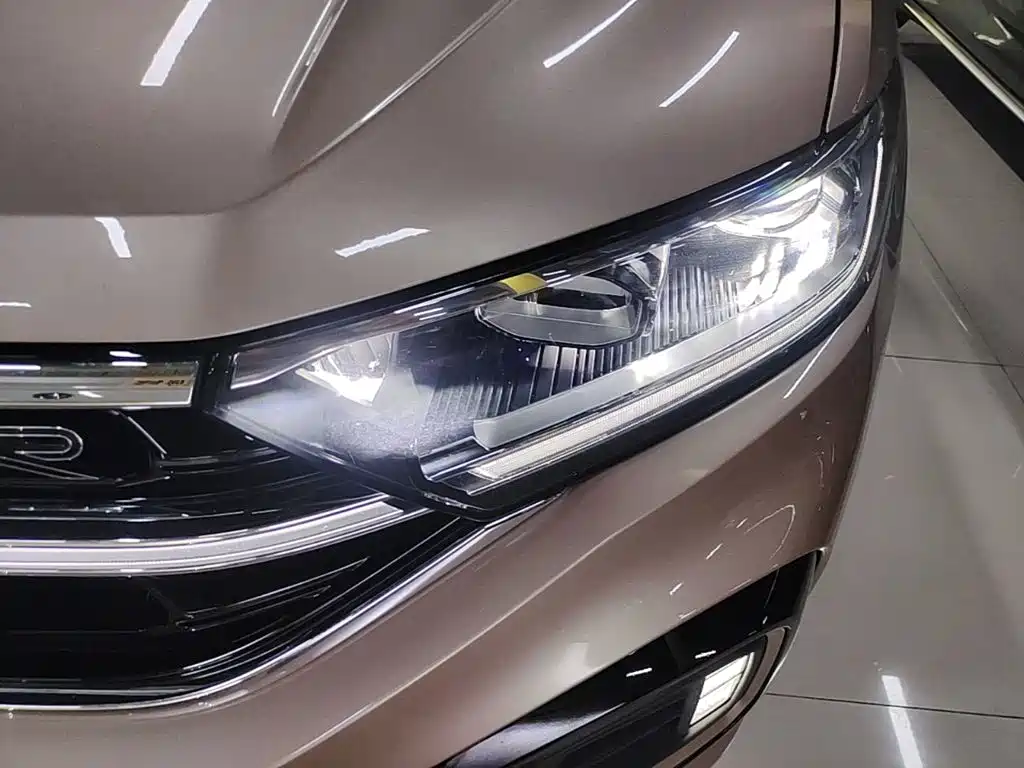 Volkswagen T-Roc — миниатюра 24