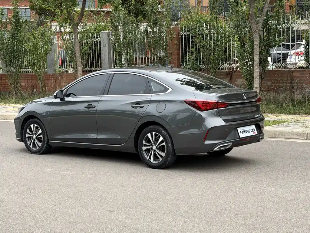 Changan Eado — миниатюра 4