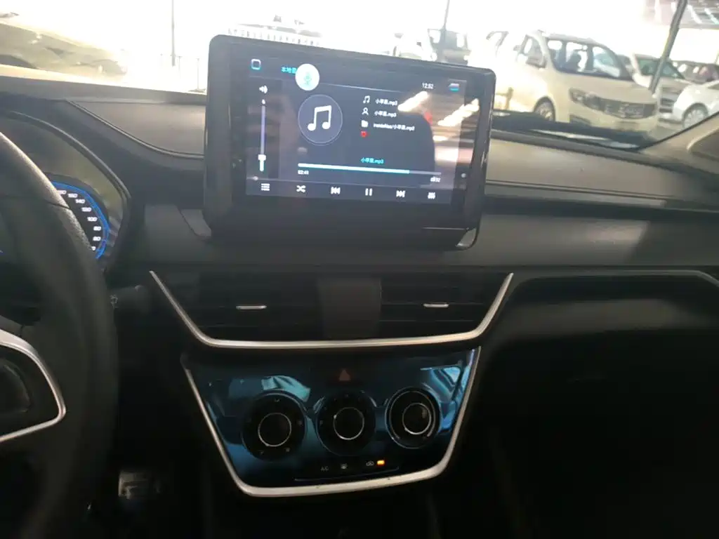 Wuling Hongguang S3 — миниатюра 13