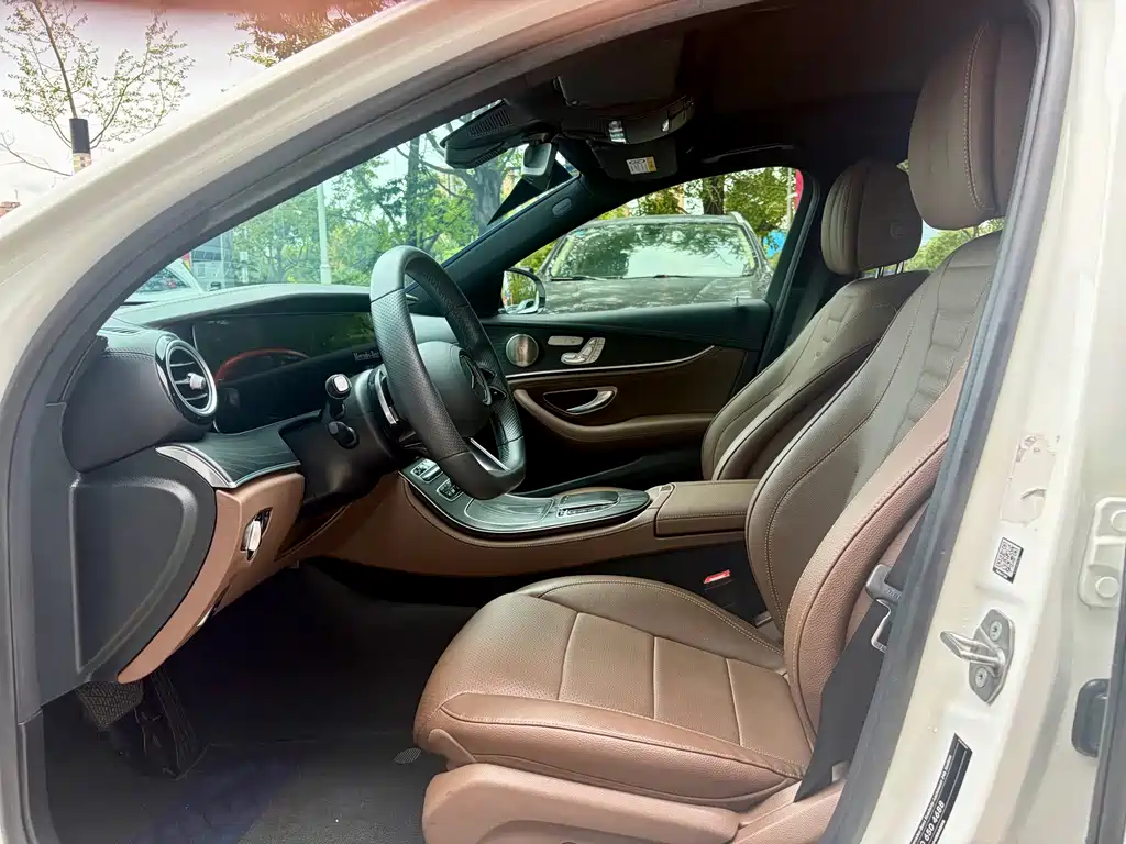 Mercedes-Benz E-Class — миниатюра 18