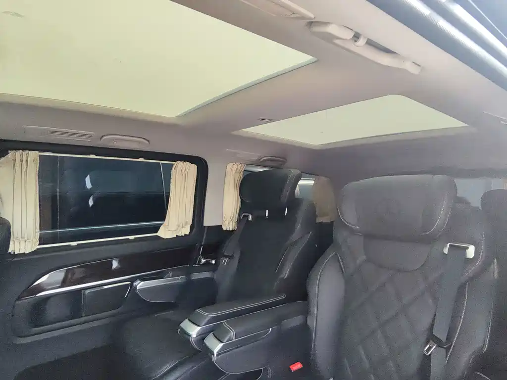 Mercedes-Benz V-Class — миниатюра 13