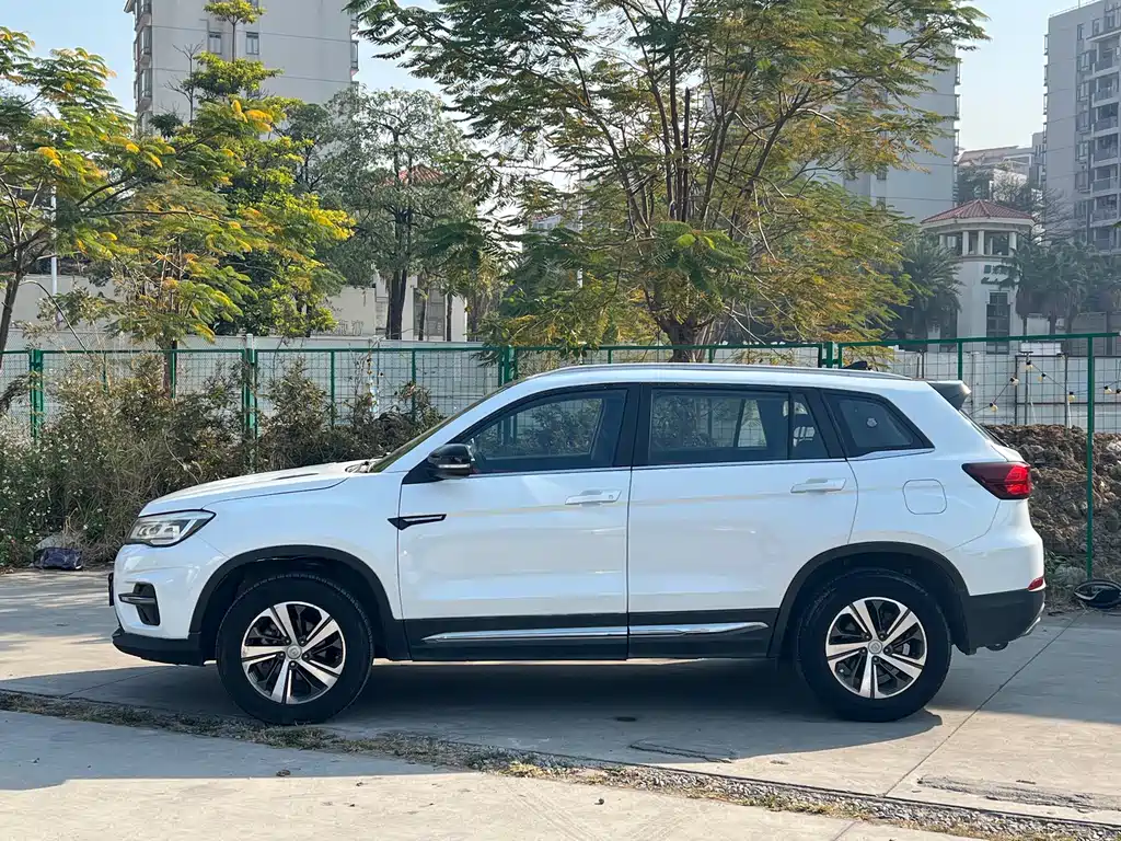 CHANGAN CS75