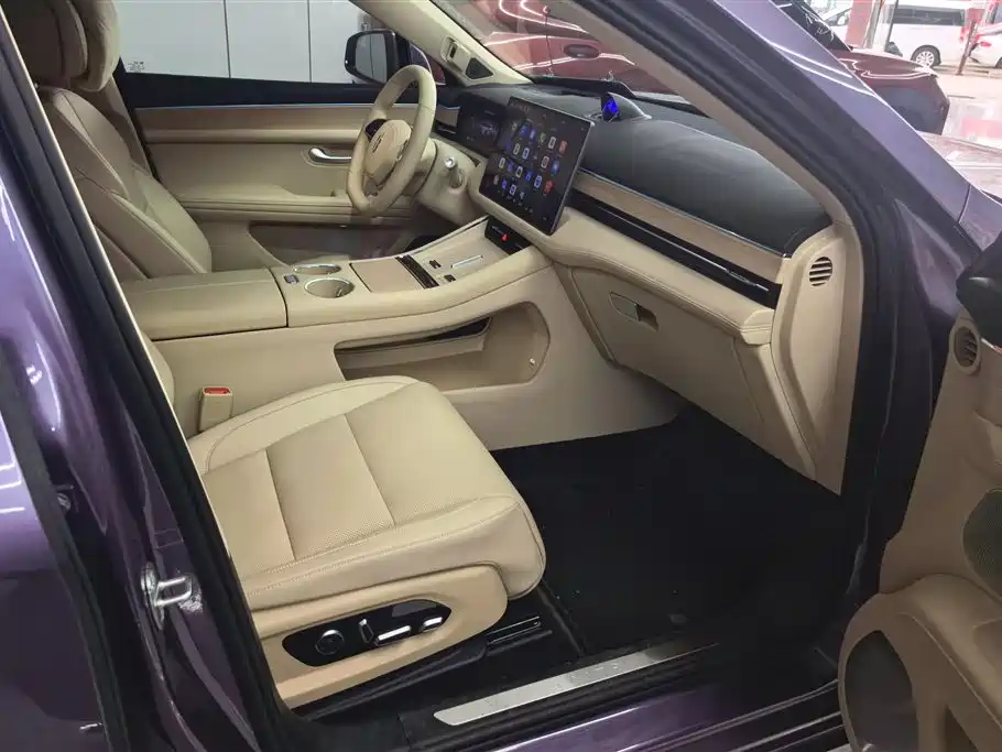 AITO ASK THE WORLD M5