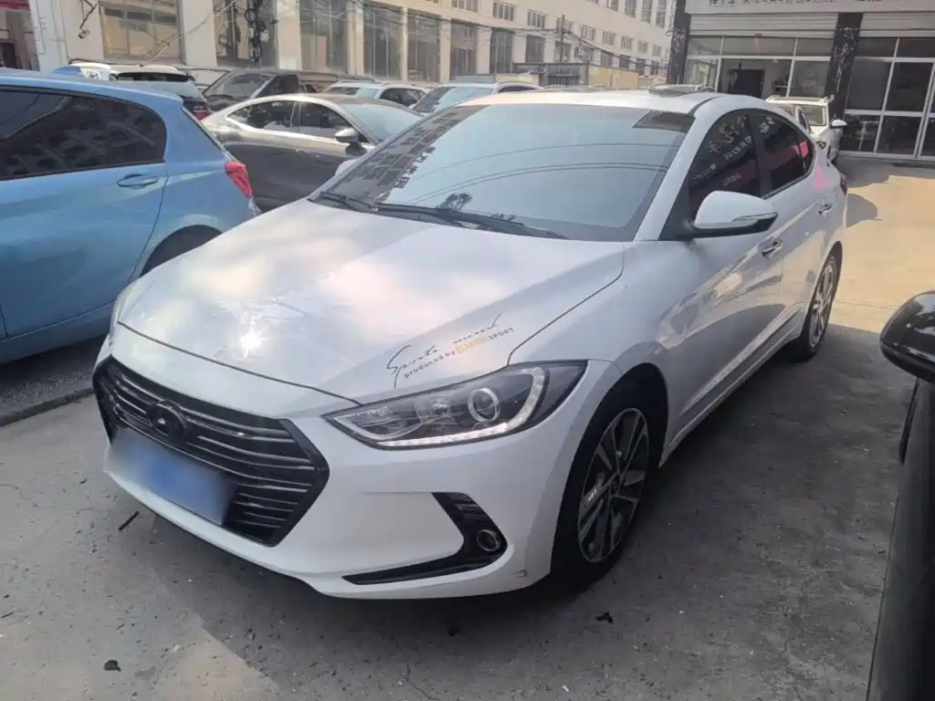 Hyundai Elantra — миниатюра 2