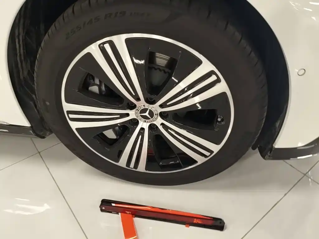 Mercedes-Benz EQE — миниатюра 12