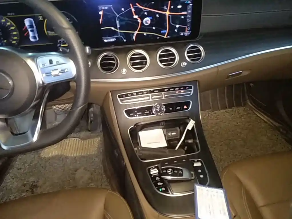 Mercedes-Benz E-Class — миниатюра 14