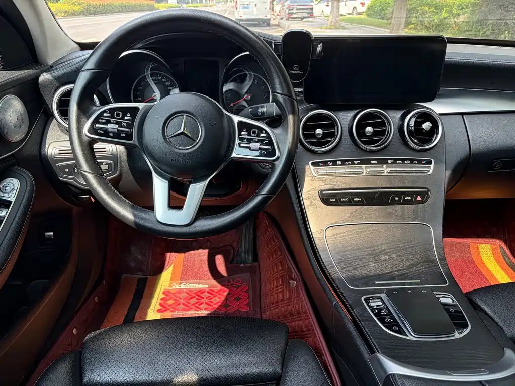 Mercedes-Benz C-Class — миниатюра 11