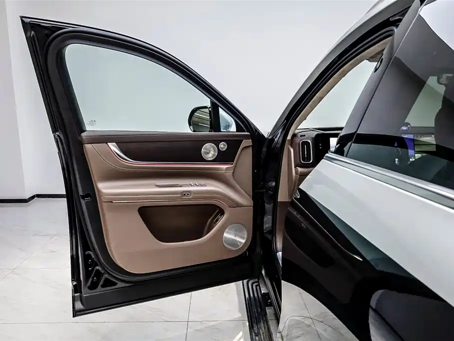 AITO ASK THE WORLD M9