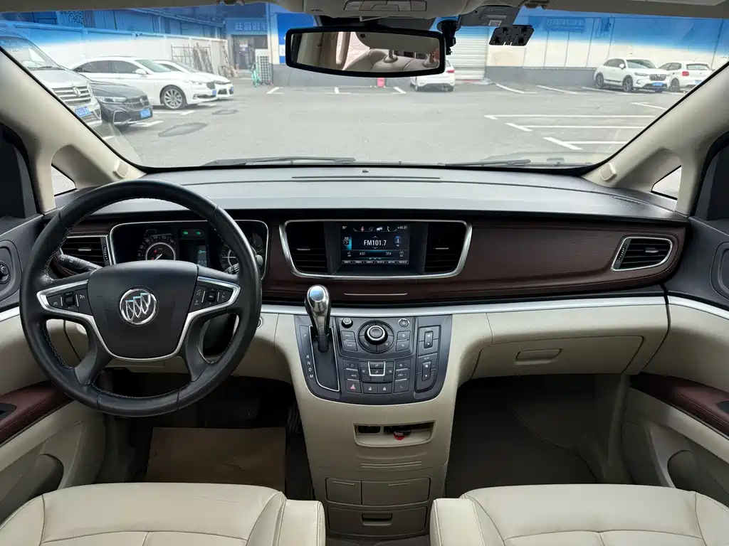 Buick GL8 — миниатюра 8