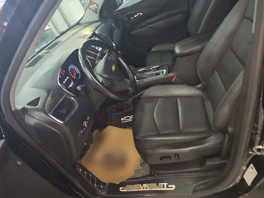 Chevrolet Equinox — миниатюра 15