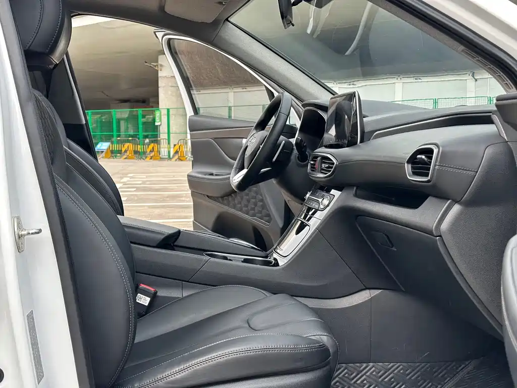 Hyundai Santa Fe — миниатюра 6