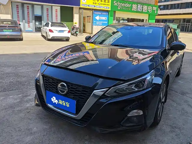 NISSAN TEANA