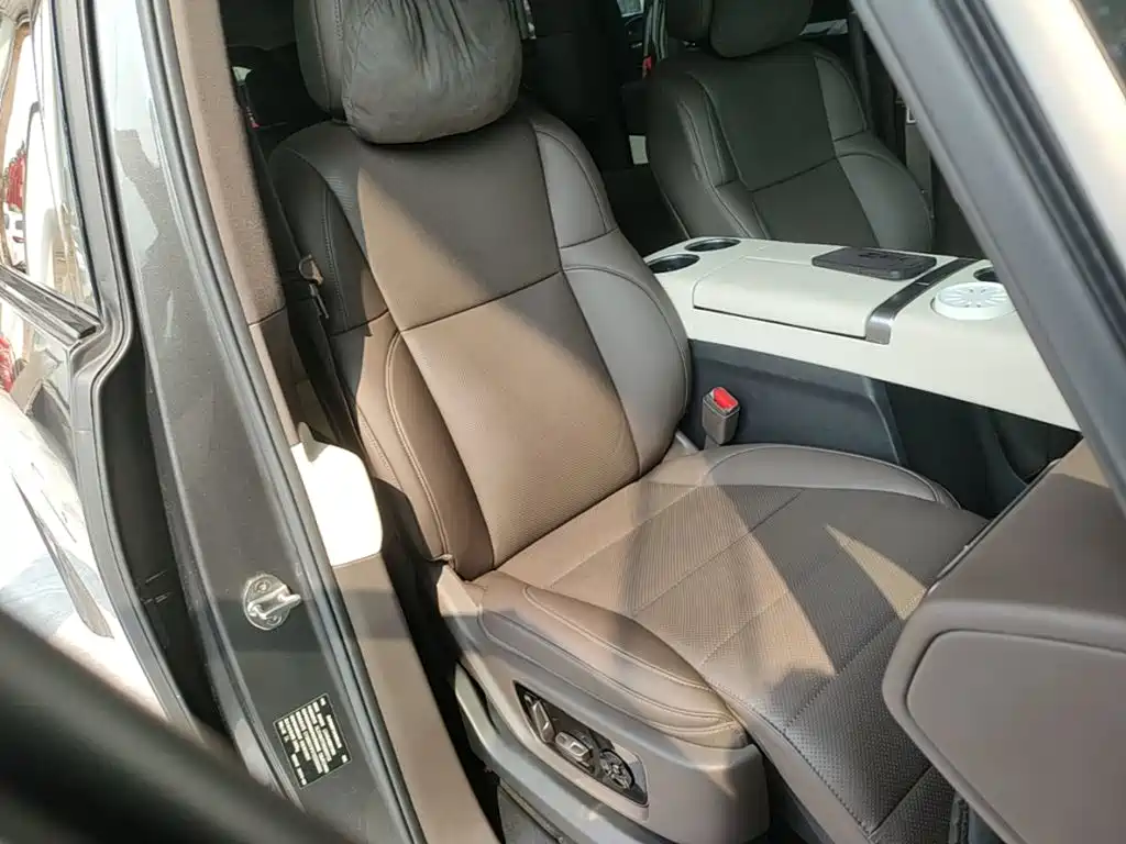 Li Auto Li MEGA — миниатюра 25