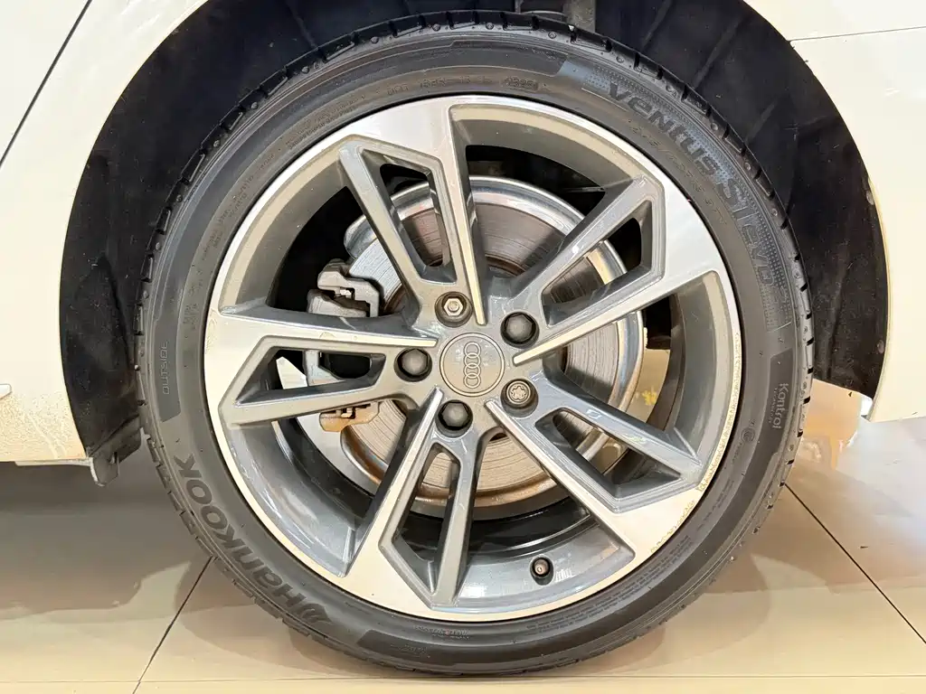 Audi A4L — миниатюра 9
