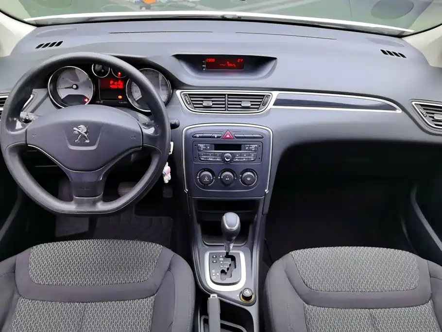 Peugeot 308 — миниатюра 12