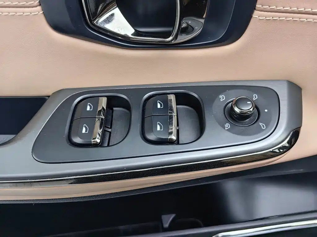 NIO ES8 — миниатюра 9