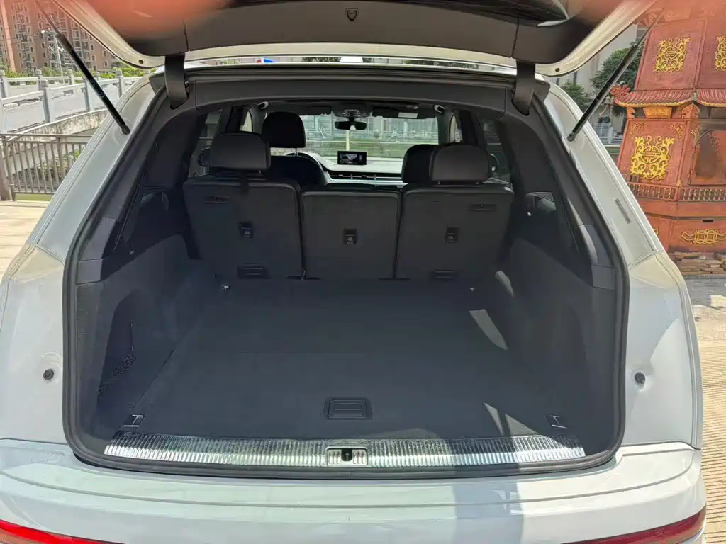 Audi Q7 — миниатюра 9