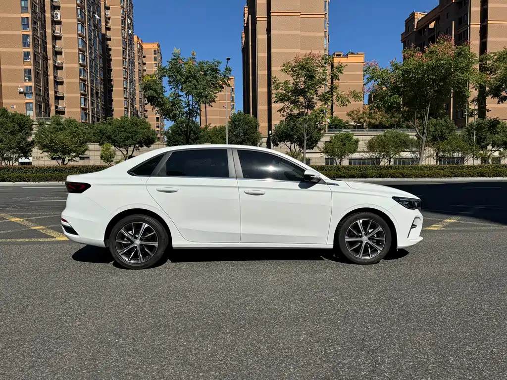 Geely Emgrand — миниатюра 10