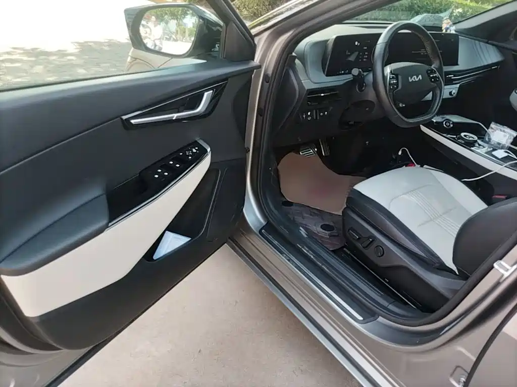 Kia EV6 — миниатюра 16