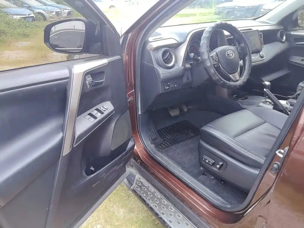 Toyota RAV4 — миниатюра 21