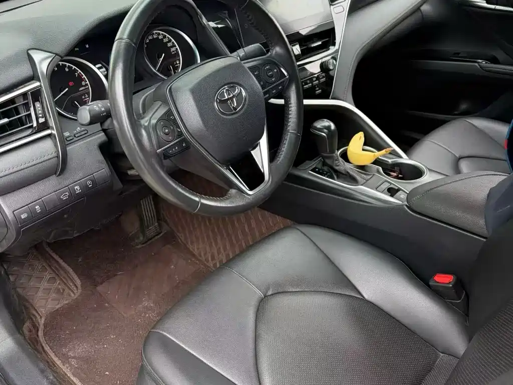 Toyota Camry — миниатюра 3