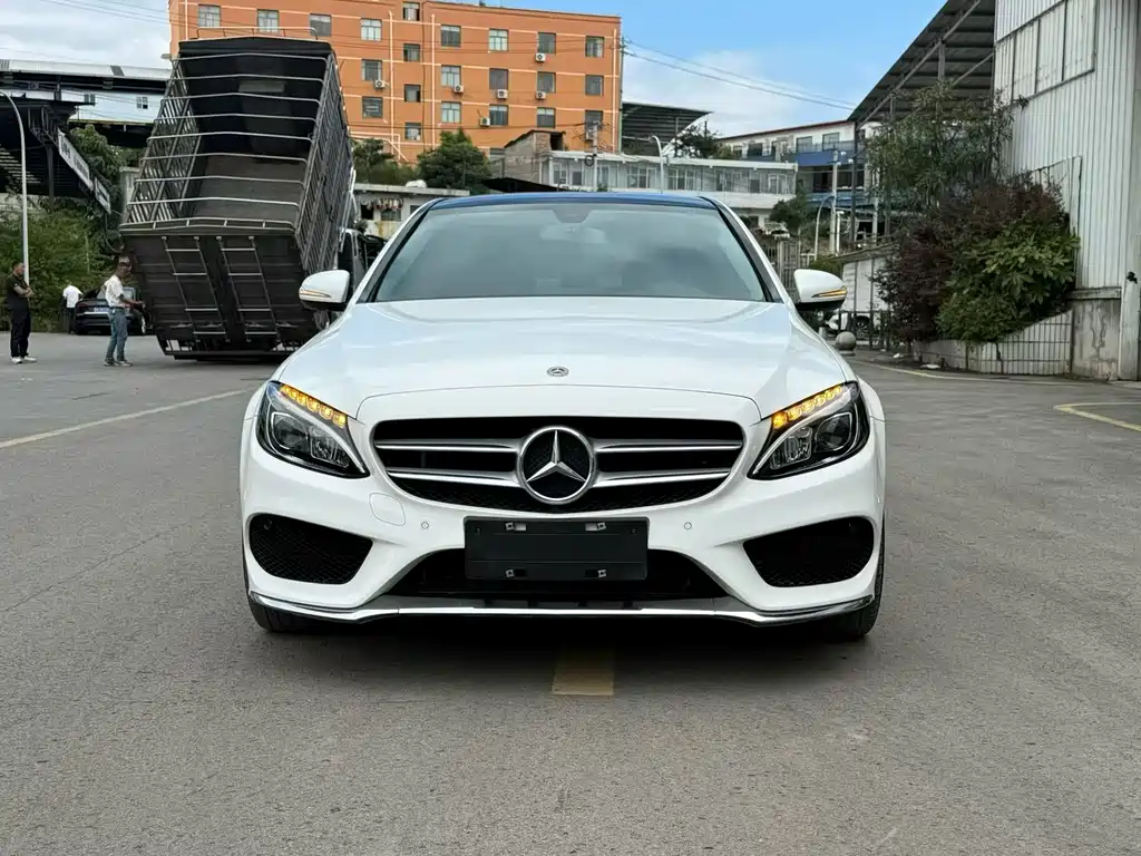 Mercedes-Benz C-Class — миниатюра 2