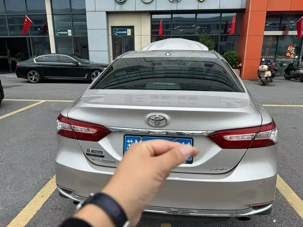 Toyota Camry — миниатюра 6