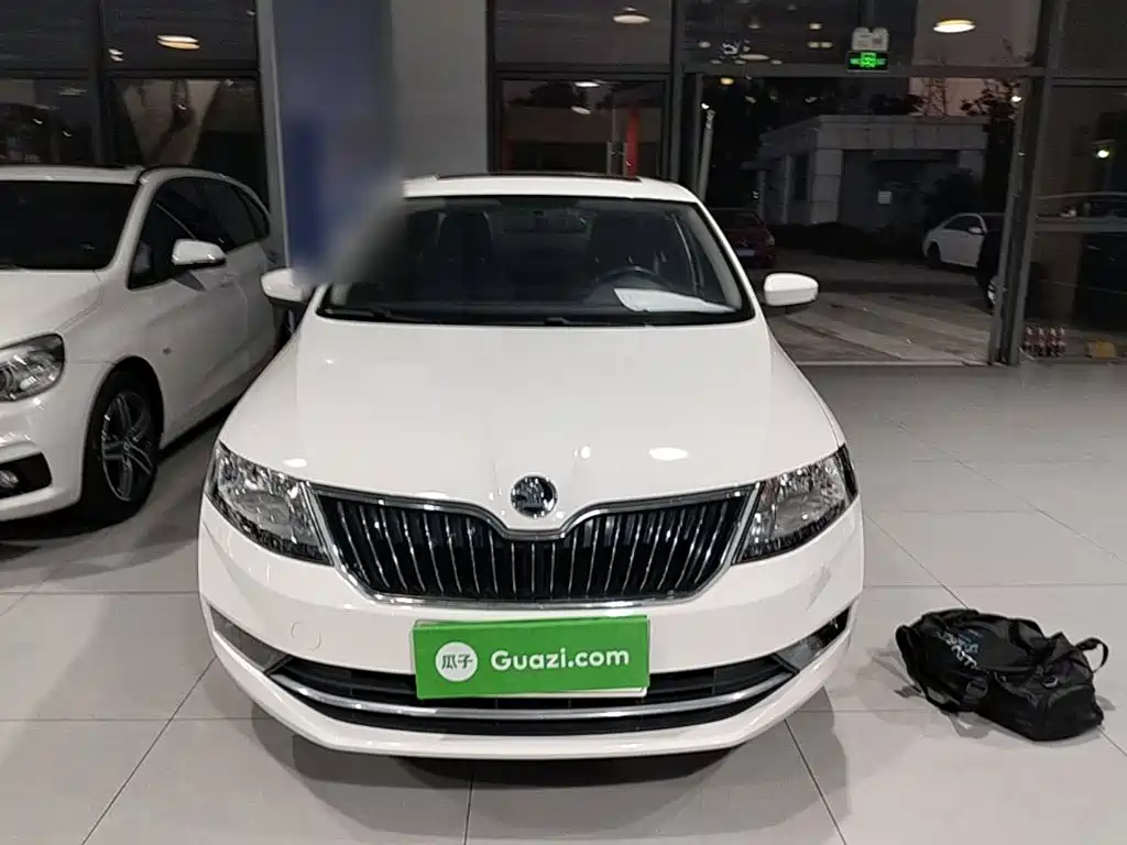 Skoda Rapid — миниатюра 3