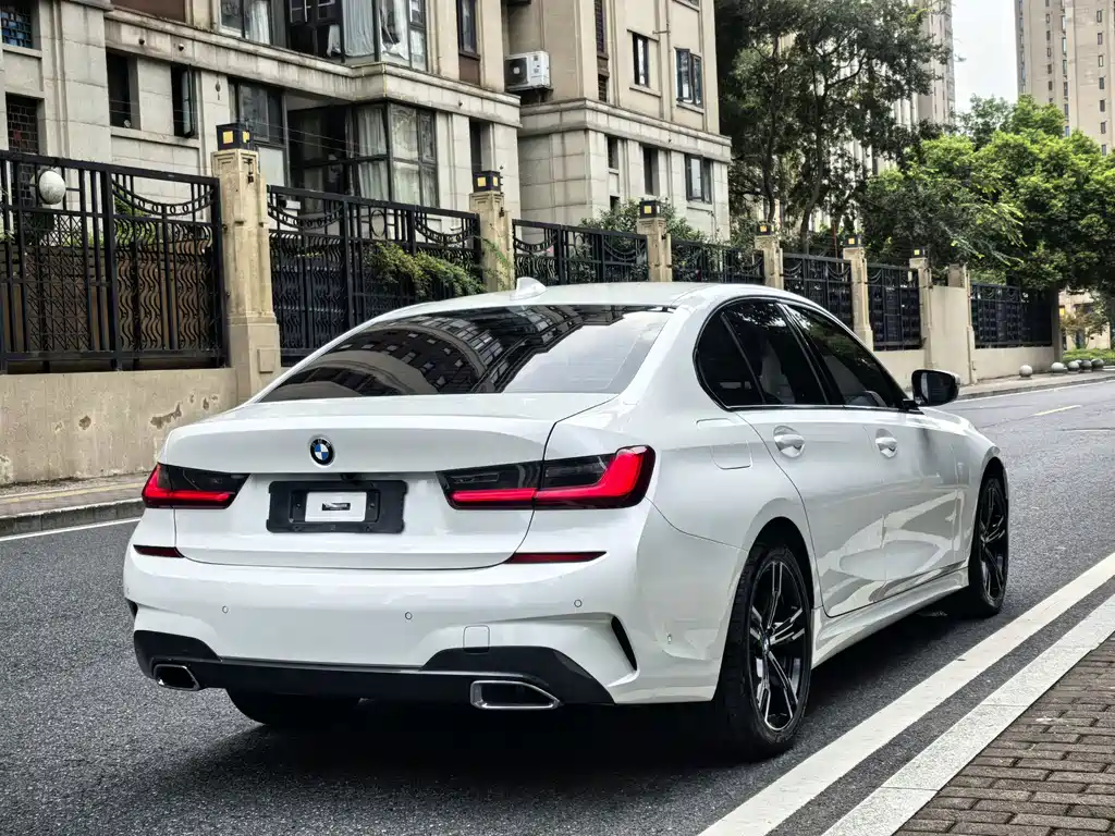 BMW 3 Series — миниатюра 4