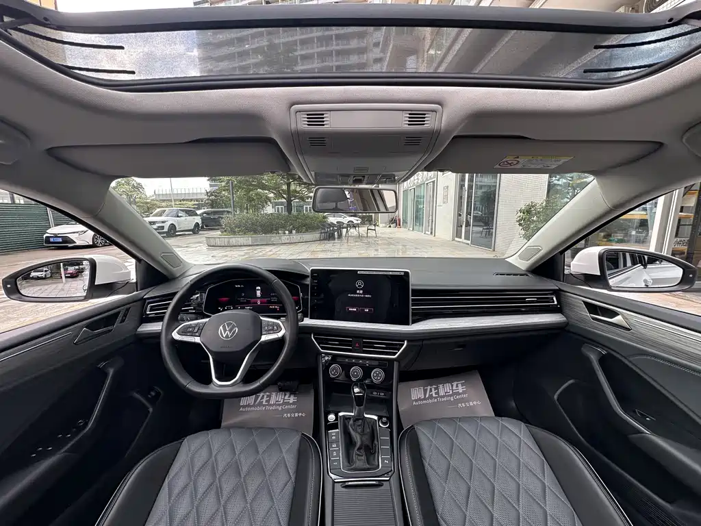Volkswagen Sagitar 2025 300TSI DSG