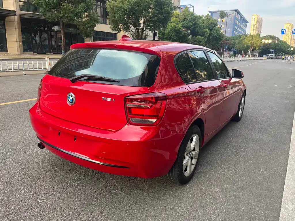BMW 1 Series (Import) — миниатюра 4