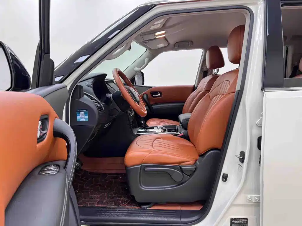Nissan Patrol — миниатюра 9