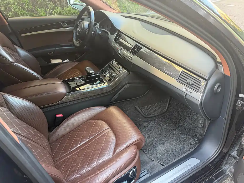 Audi S8 2013 S8 4.0TFSI quattro