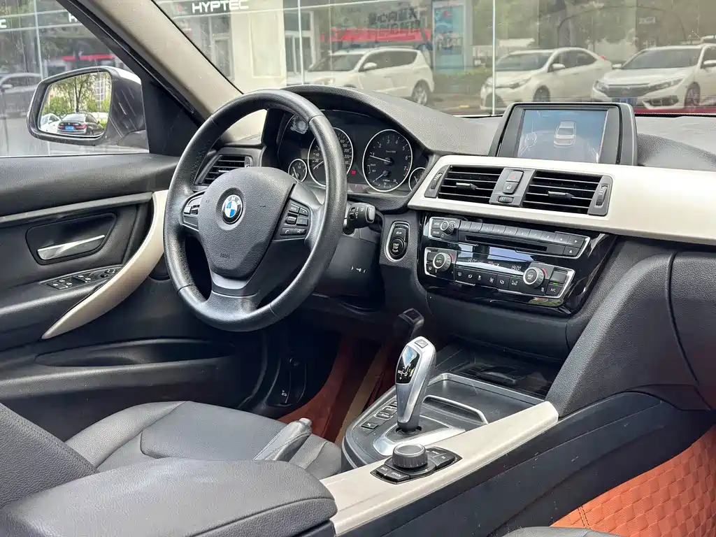 BMW 3 Series — миниатюра 7