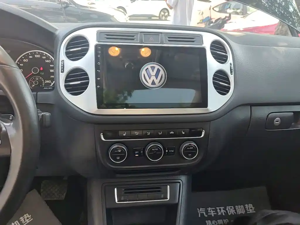 Volkswagen Tiguan — миниатюра 13