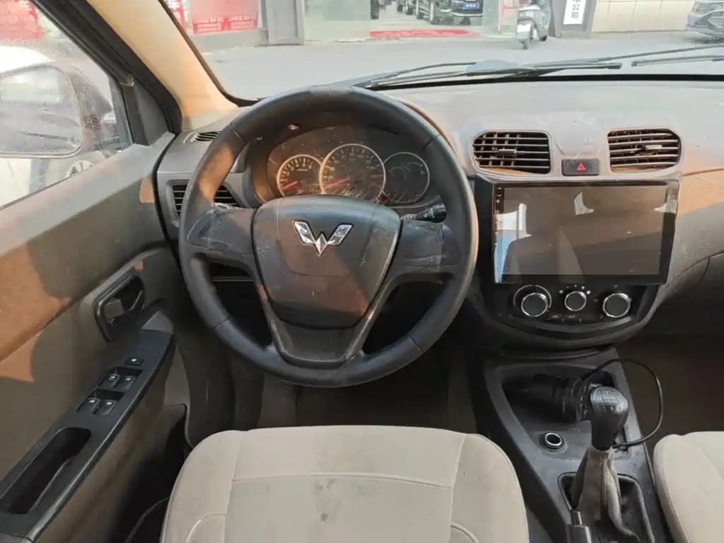 Wuling Hongguang — миниатюра 11